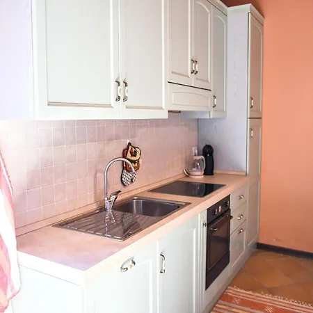 Stella Del Mattino, Near The Sea