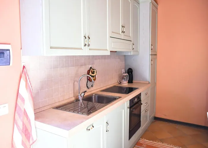 Stella Del Mattino, Near The Sea